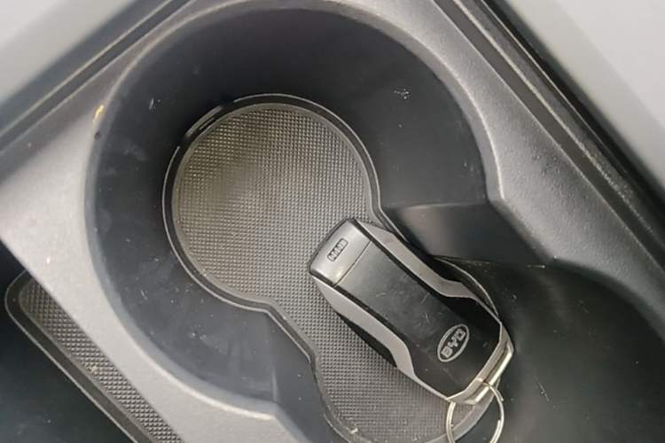 Used BYD Tang 2019 2.0T Automatic SmartConnect Luxury 7-Seater China VI Standard Vehicle Key
