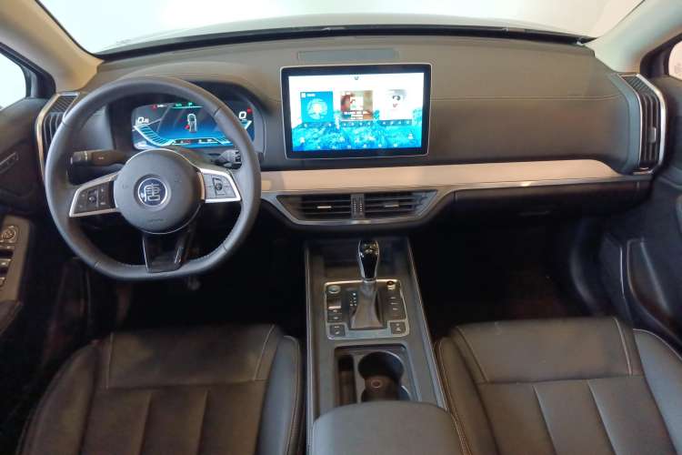 Used BYD Tang 2019 2.0T Automatic SmartConnect Luxury 7-Seater China VI Standard Center Console