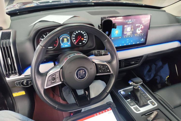Used BYD Tang 2019 2.0T Automatic SmartConnect Prestige 7-Seater China VI Standard Center Console