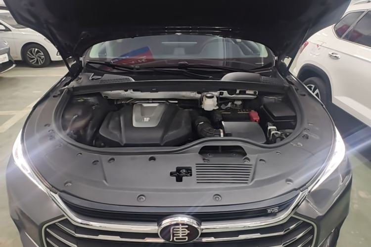 Used BYD Tang 2019 2.0T Automatic SmartConnect Luxury 7-Seater China VI Standard Engine Bay
