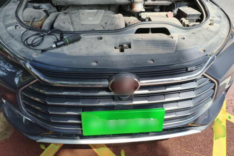 Used BYD Tang 2019 2.0T Automatic SmartConnect Luxury Version 5 Seats China VI Standard Engine Bay