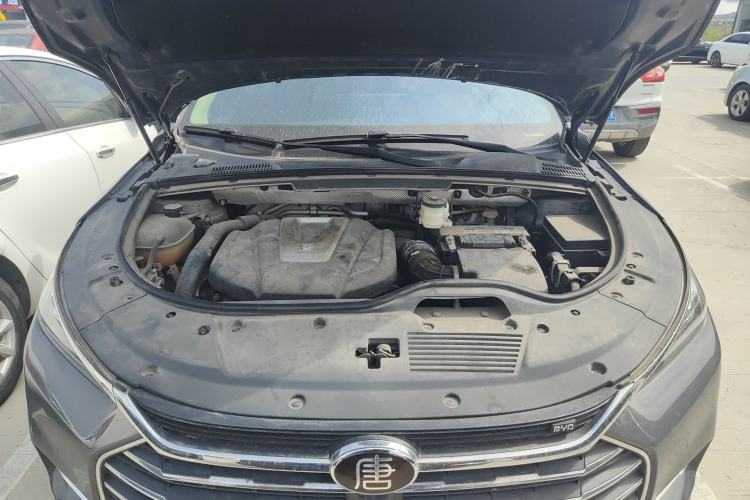 Used BYD Tang 2019 2.0T Automatic SmartConnect Luxury 7-Seater China VI Standard Engine Bay