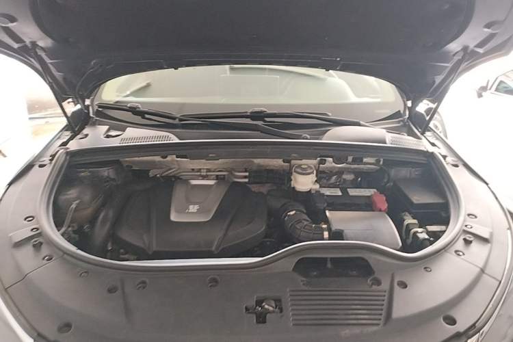 Used BYD Tang 2019 2.0T Automatic SmartConnect Luxury 7-Seater China VI Standard Engine Bay