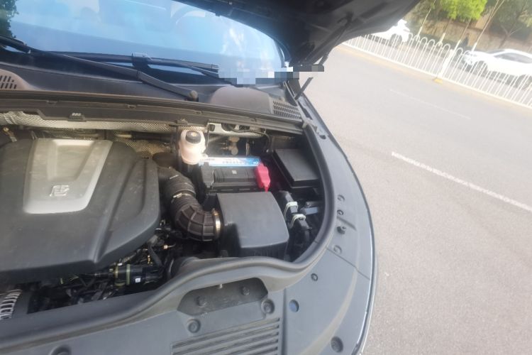 Used BYD Tang 2019 2.0T Automatic SmartConnect Prestige 7-Seater China VI Standard Engine Bay Left