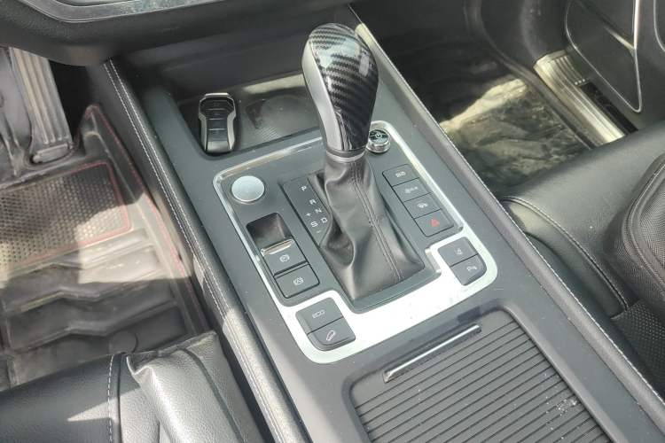 Used BYD Tang 2019 2.0T Automatic SmartConnect Luxury 7-Seater China VI Standard Gear Lever