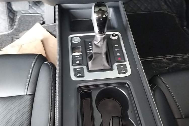 Used BYD Tang 2019 2.0T Automatic SmartConnect Luxury 7-Seater China VI Standard Gear Lever