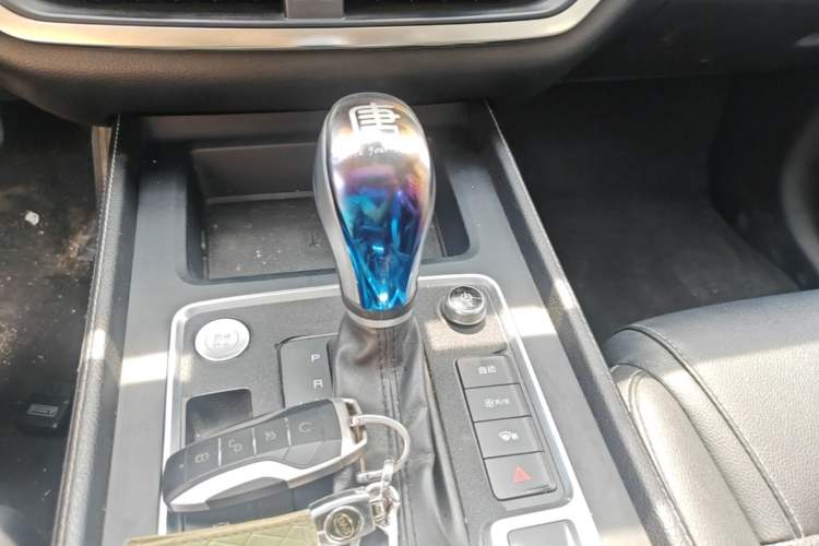 Used BYD Tang 2019 2.0T Automatic SmartConnect Prestige 7-Seater China VI Standard Gear Lever