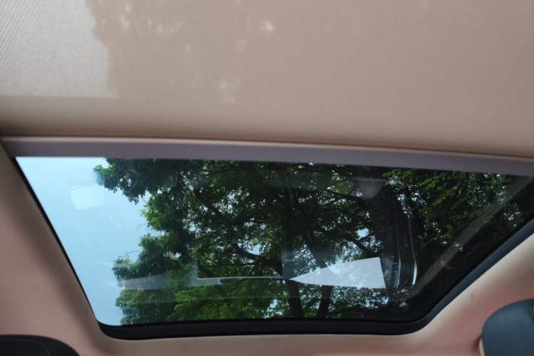 Used BYD Tang 2019 2.0T Automatic SmartConnect Luxury Version 5 Seats China VI Standard Headliner