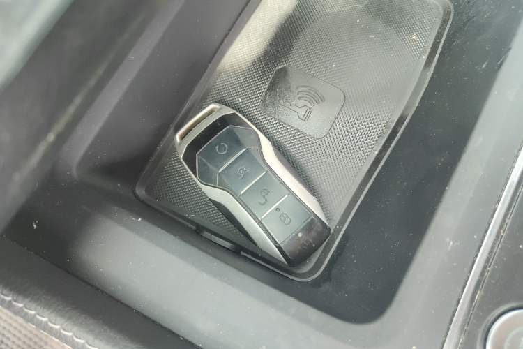 Used BYD Tang 2019 2.0T Automatic SmartConnect Luxury 7-Seater China VI Standard Interior 1