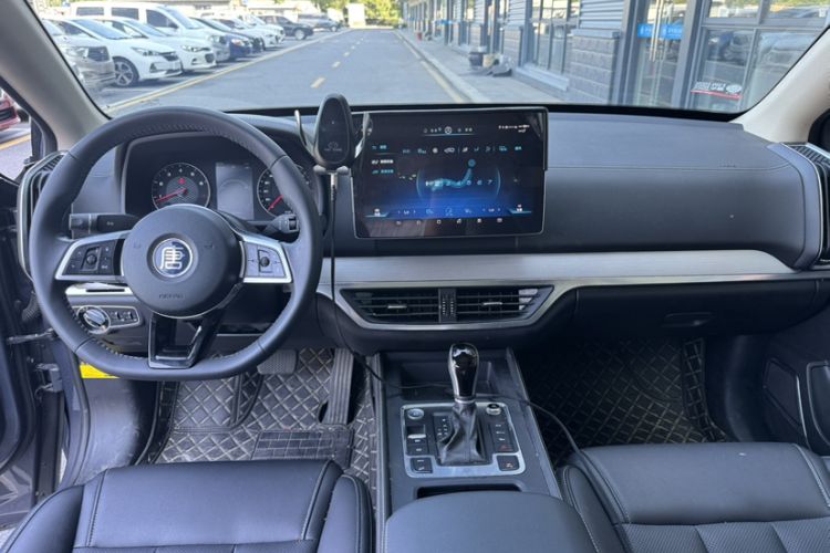 Used BYD Tang 2019 2.0T Automatic SmartConnect Prestige 7-Seater China VI Standard Interior 2