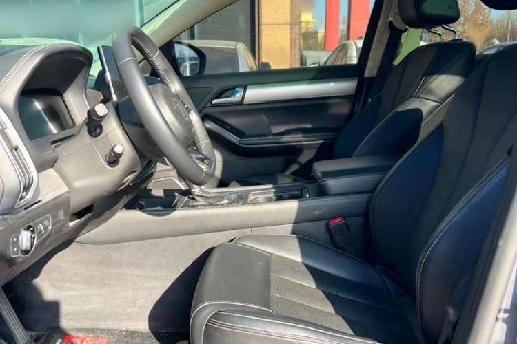 Used BYD Tang 2019 2.0T Automatic SmartConnect Luxury 7-Seater China VI Standard Interior 3