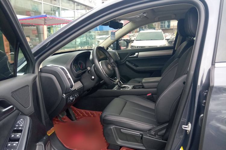 Used BYD Tang 2019 2.0T Automatic SmartConnect Luxury Edition 7 Seats China VI Standard Interior 3