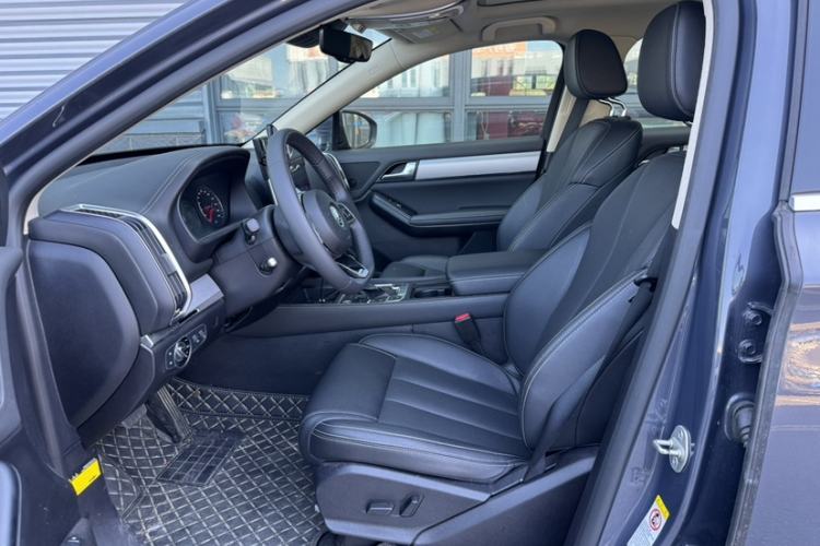 Used BYD Tang 2019 2.0T Automatic SmartConnect Prestige 7-Seater China VI Standard Interior 3