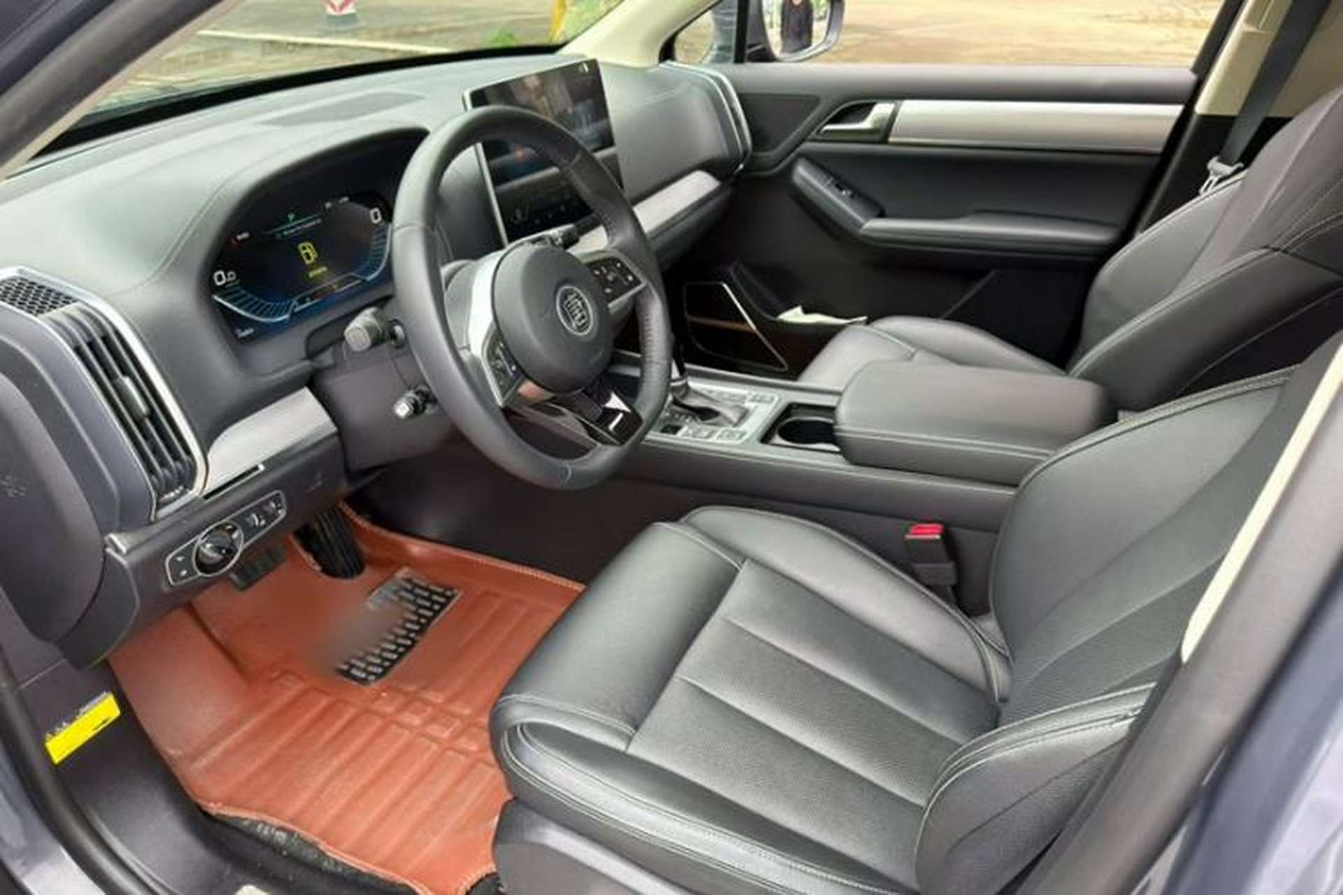 Used BYD Tang 2019 2.0T Automatic SmartConnect Luxury Version 5 Seats China VI Standard Interior 4