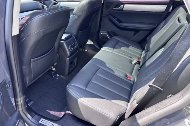Used BYD Tang 2019 2.0T Automatic SmartConnect Prestige 7-Seater China VI Standard Interior 5