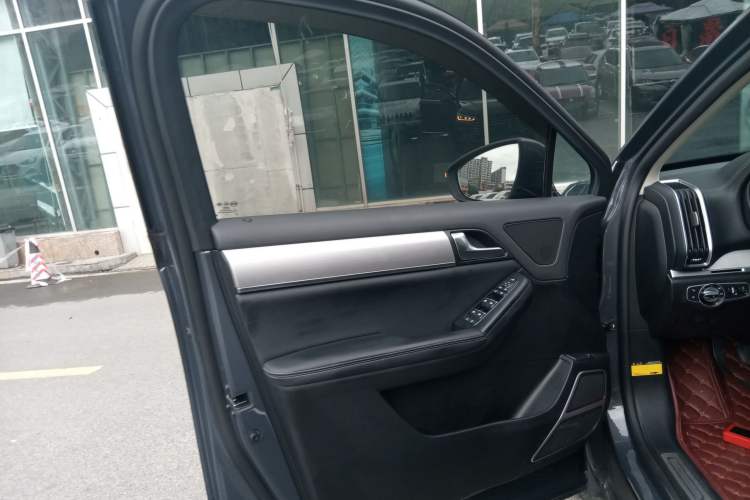 Used BYD Tang 2019 2.0T Automatic SmartConnect Luxury Edition 7 Seats China VI Standard Interior 7
