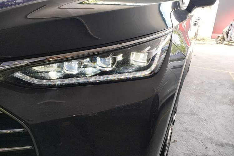 Used BYD Tang 2019 2.0T Automatic SmartConnect Luxury 7-Seater China VI Standard Left Front Headlight