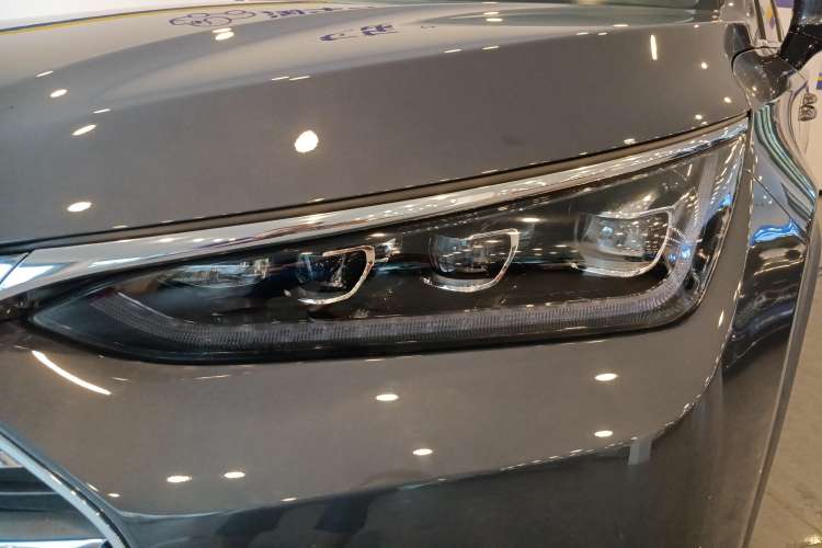 Used BYD Tang 2019 2.0T Automatic SmartConnect Luxury 7-Seater China VI Standard Left Front Headlight