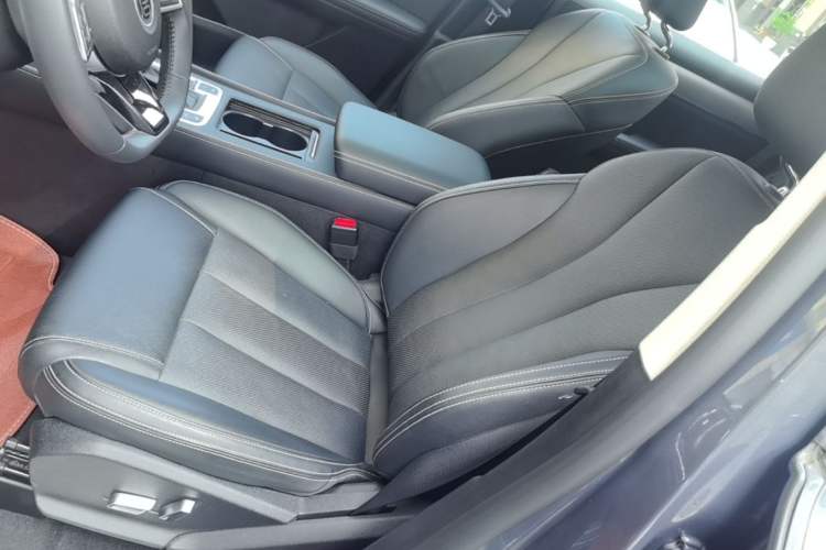 Used BYD Tang 2019 2.0T Automatic SmartConnect Luxury Version 5 Seats China VI Standard Left Front Seat