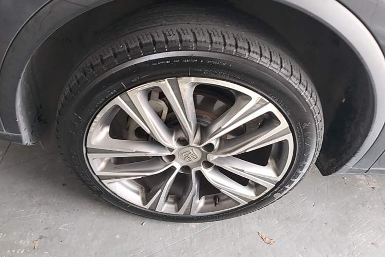 Used BYD Tang 2019 2.0T Automatic SmartConnect Luxury 7-Seater China VI Standard Left Front Wheel Hub