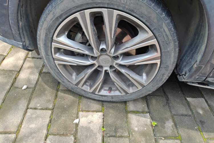 Used BYD Tang 2019 2.0T Automatic SmartConnect Prestige 7-Seater China VI Standard Left Front Wheel Hub
