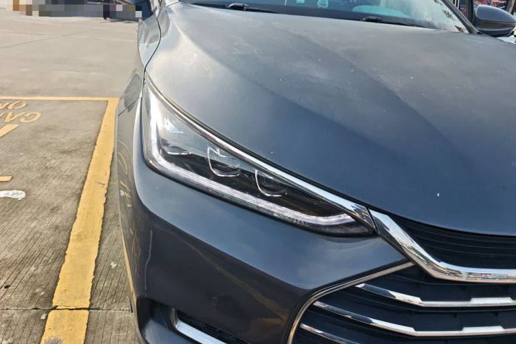 Used BYD Tang 2019 2.0T Automatic SmartConnect Luxury 7-Seater China VI Standard Right Front Headlight