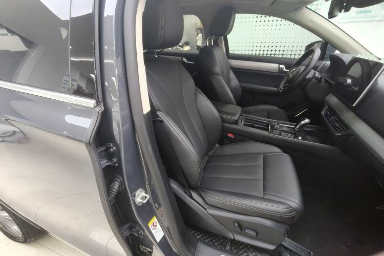Used BYD Tang 2019 2.0T Automatic SmartConnect Prestige 7-Seater China VI Standard Right Front Seat