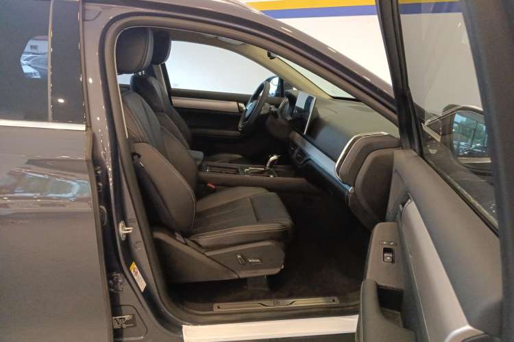 Used BYD Tang 2019 2.0T Automatic SmartConnect Luxury 7-Seater China VI Standard Right Front Seat