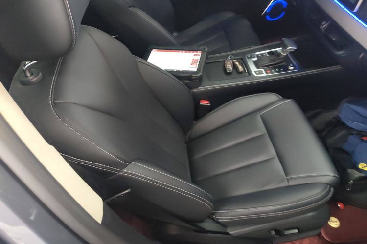 Used BYD Tang 2019 2.0T Automatic SmartConnect Prestige 7-Seater China VI Standard Right Front Seat