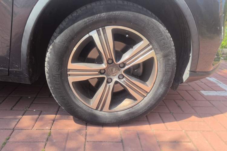 Used BYD Tang 2019 2.0T Automatic SmartConnect Luxury Edition 7 Seats China VI Standard Right Front Wheel Hub