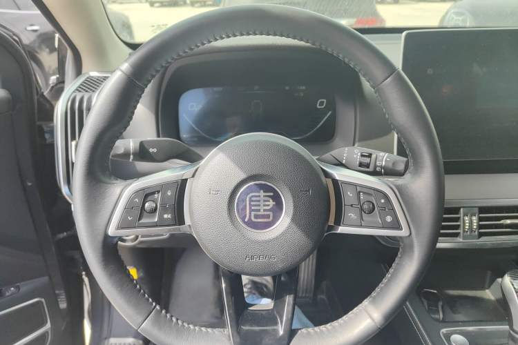 Used BYD Tang 2019 2.0T Automatic SmartConnect Luxury 7-Seater China VI Standard Steering Wheel