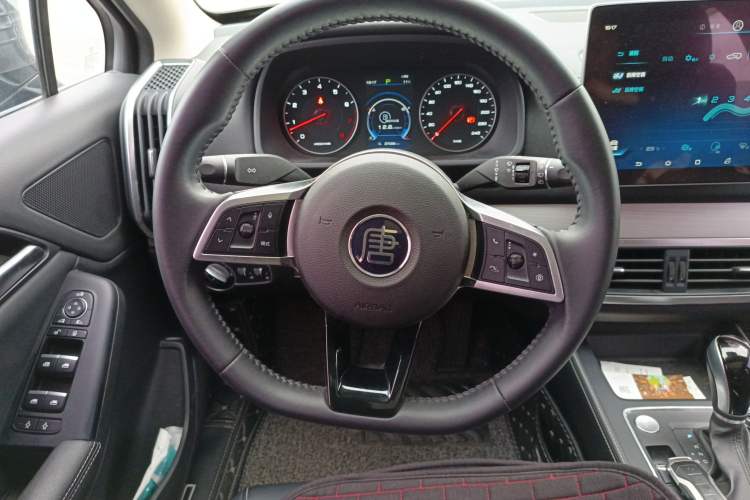 Used BYD Tang 2019 2.0T Automatic SmartConnect Prestige 7-Seater China VI Standard Steering Wheel