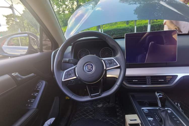 Used BYD Tang 2019 2.0T Automatic SmartConnect Prestige 7-Seater China VI Standard Steering Wheel
