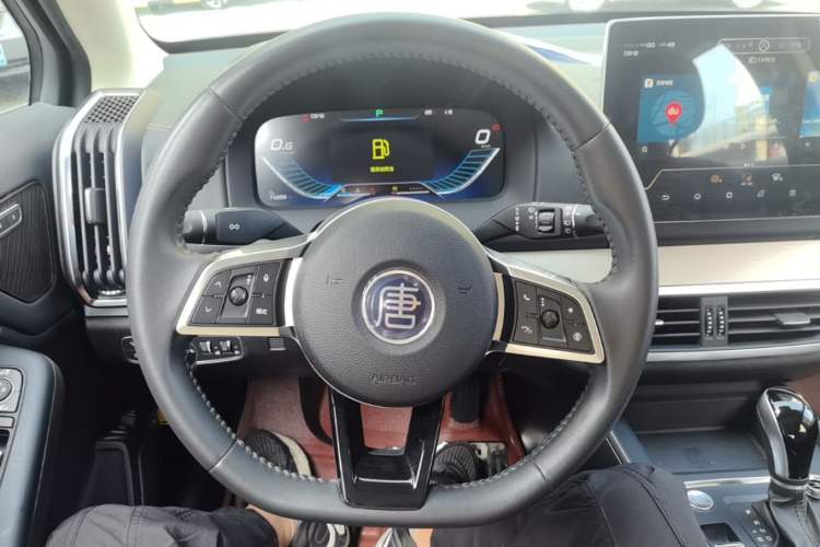 Used BYD Tang 2019 2.0T Automatic SmartConnect Luxury Version 5 Seats China VI Standard Steering Wheel