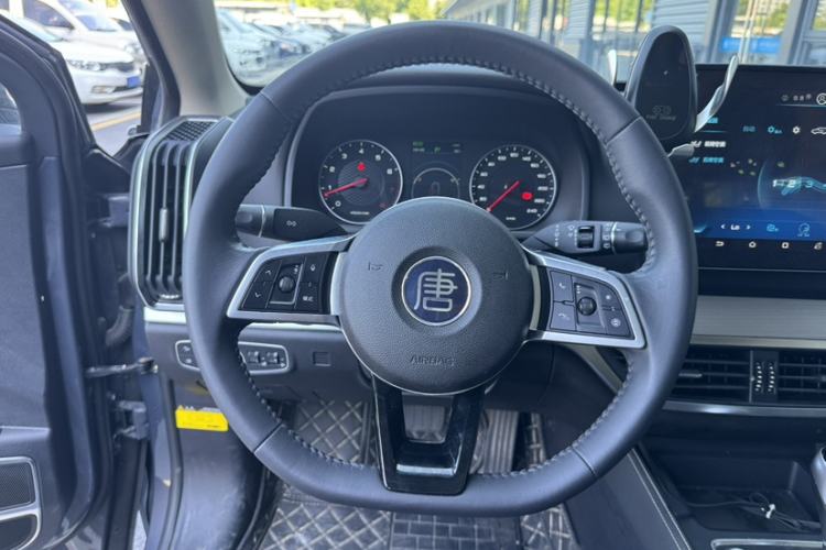 Used BYD Tang 2019 2.0T Automatic SmartConnect Prestige 7-Seater China VI Standard Steering Wheel