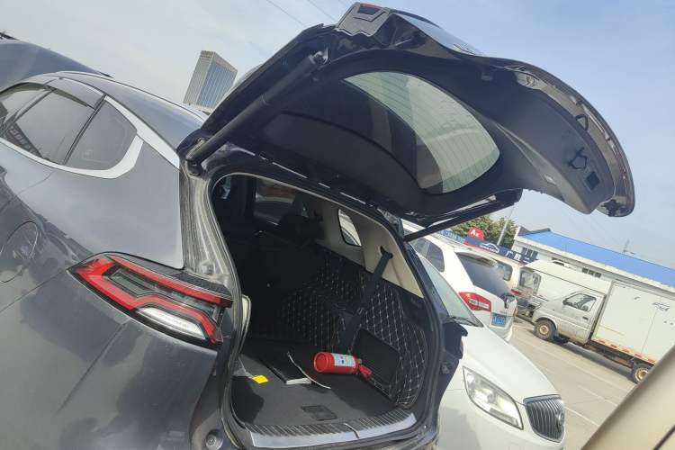 Used BYD Tang 2019 2.0T Automatic SmartConnect Luxury 7-Seater China VI Standard Trunk