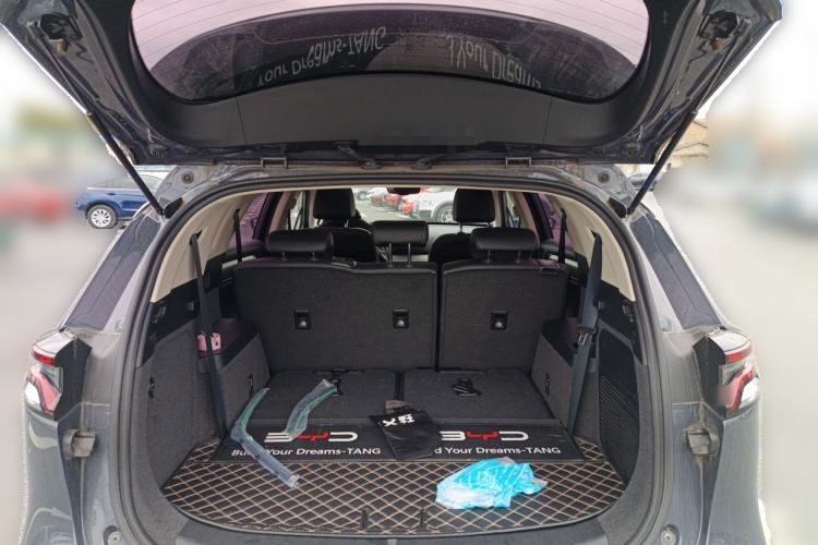 Used BYD Tang 2019 2.0T Automatic SmartConnect Prestige 7-Seater China VI Standard Trunk