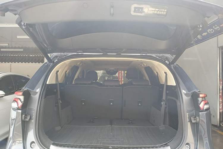 Used BYD Tang 2019 2.0T Automatic SmartConnect Luxury 7-Seater China VI Standard Trunk