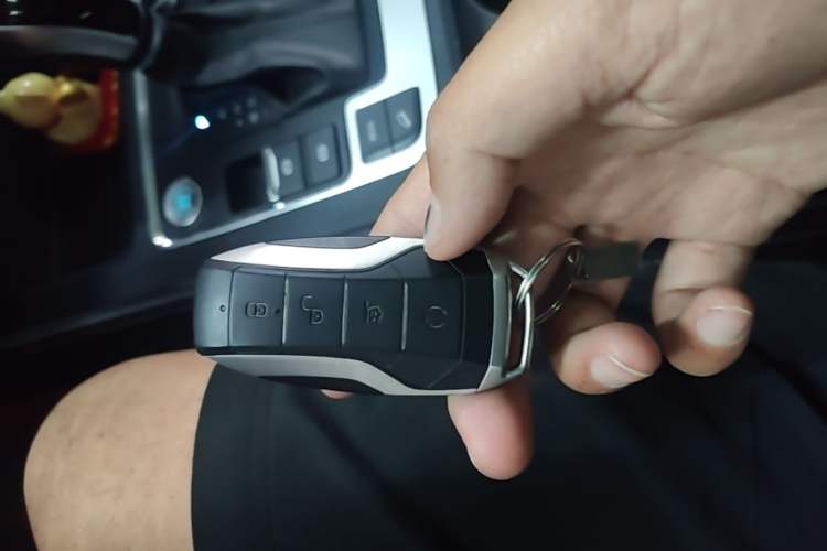 Used BYD Tang 2019 2.0T Automatic SmartConnect Luxury 7-Seater China VI Standard Vehicle Key