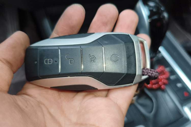 Used BYD Tang 2019 2.0T Automatic SmartConnect Luxury Version 5 Seats China VI Standard Vehicle Key