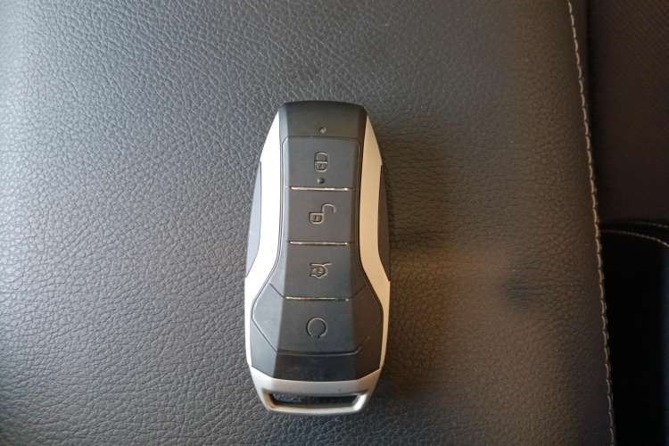 Used BYD Tang 2019 2.0T Automatic SmartConnect Luxury 7-Seater China VI Standard Vehicle Key