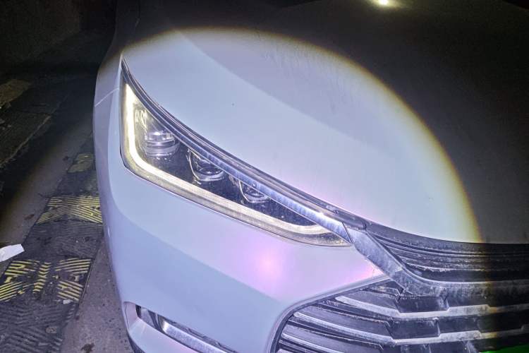 Used BYD Tang 2019 2.0T Automatic SmartConnect Luxury Edition 5 Seats China VI Standard Right Front Headlight