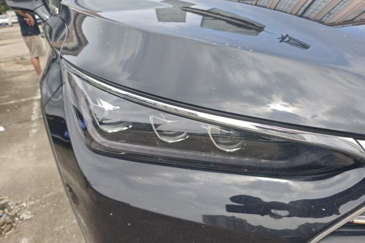Used BYD Tang 2019 2.0T Automatic SmartConnect Luxury Edition 7 Seats China VI Standard Right Front Headlight
