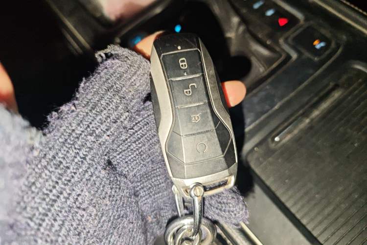 Used BYD Tang 2019 2.0T Automatic SmartConnect Luxury Edition 5 Seats China VI Standard Vehicle Key