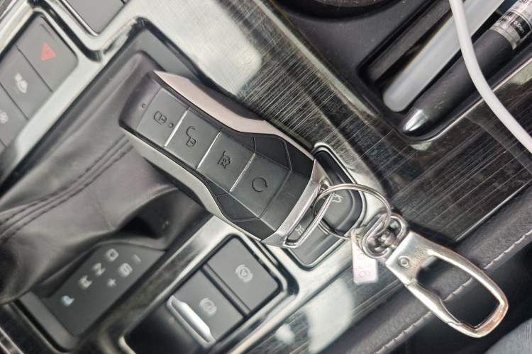Used BYD Tang 2019 2.0T Automatic SmartConnect Luxury Edition 7 Seats China VI Standard Vehicle Key