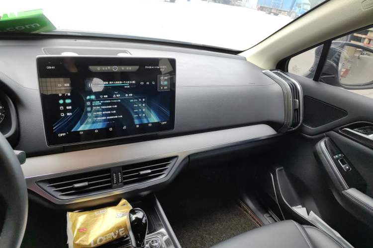 Used BYD Tang 2019 2.0T Automatic SmartConnect Prestige 7-Seater China VI Standard Audio And AC Panel