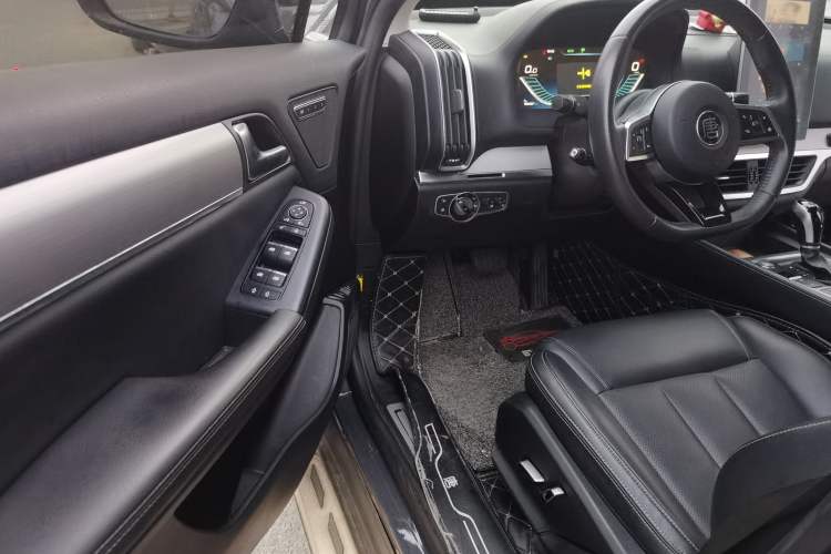 Used BYD Tang 2019 2.0T Automatic SmartConnect Luxury Version 5 Seats China VI Standard Driver Seat