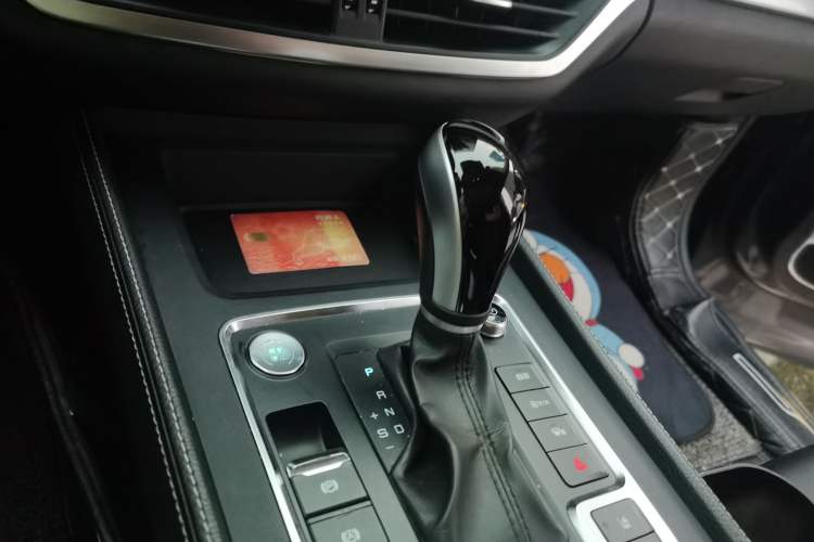 Used BYD Tang 2019 2.0T Automatic SmartConnect Luxury Version 5 Seats China VI Standard Gear Lever