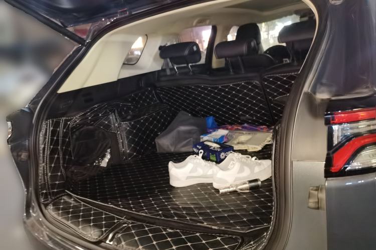 Used BYD Tang 2019 2.0T Automatic SmartConnect Luxury Version 5 Seats China VI Standard Trunk