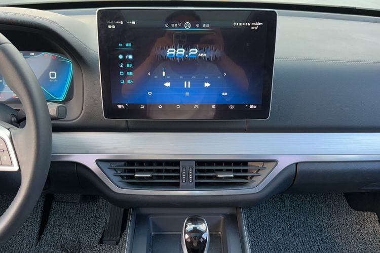 Used BYD Tang 2019 2.0T Automatic SmartConnect Luxury 7-Seater China VI Standard Audio And AC Panel